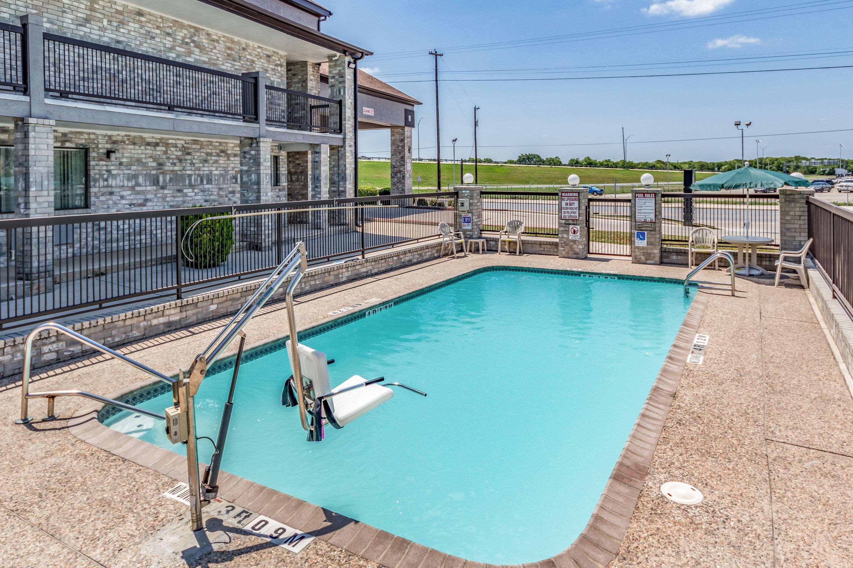 Quality Inn I-10 East Near Frost Bank Center San Antonio Eksteriør billede