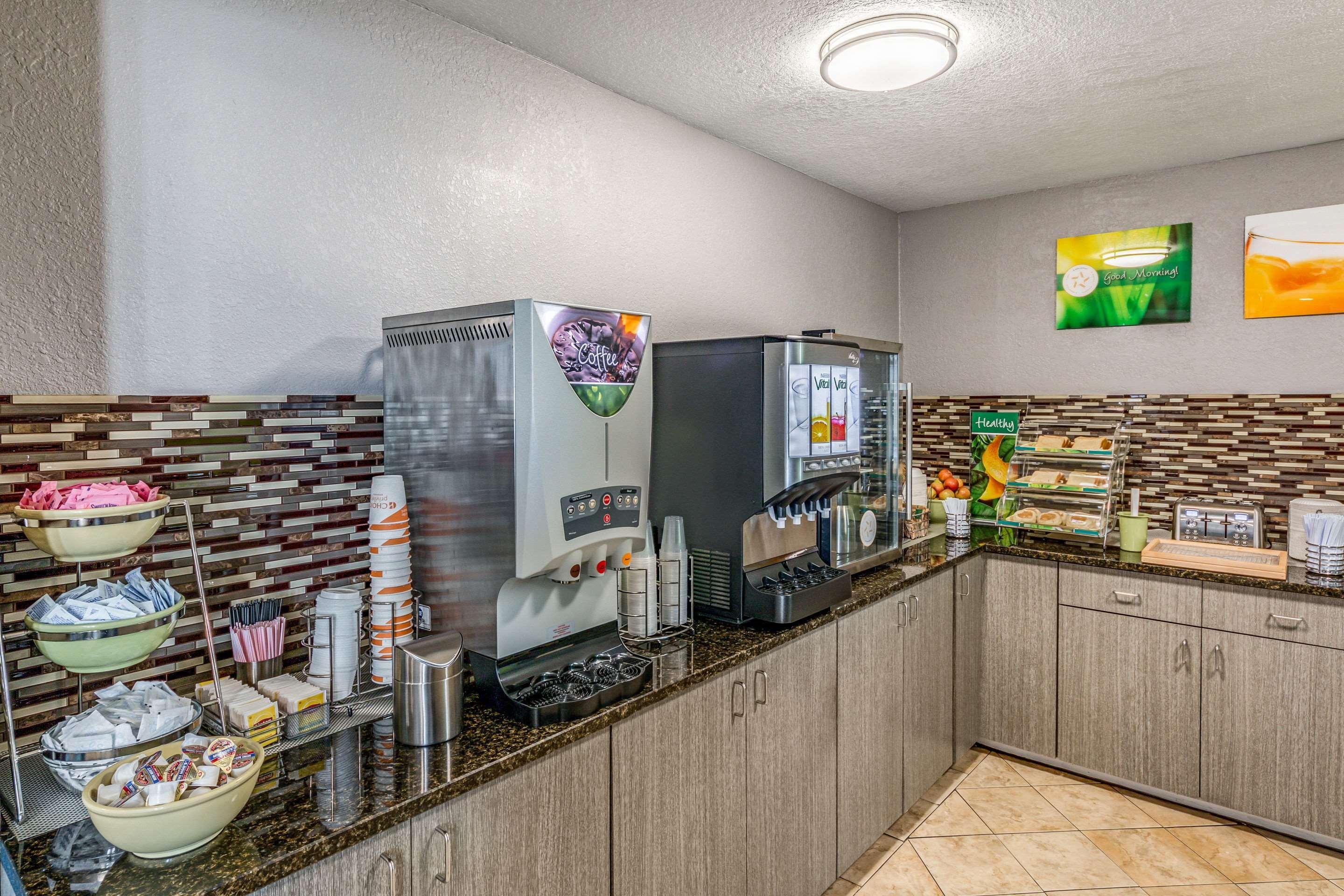 Quality Inn I-10 East Near Frost Bank Center San Antonio Eksteriør billede