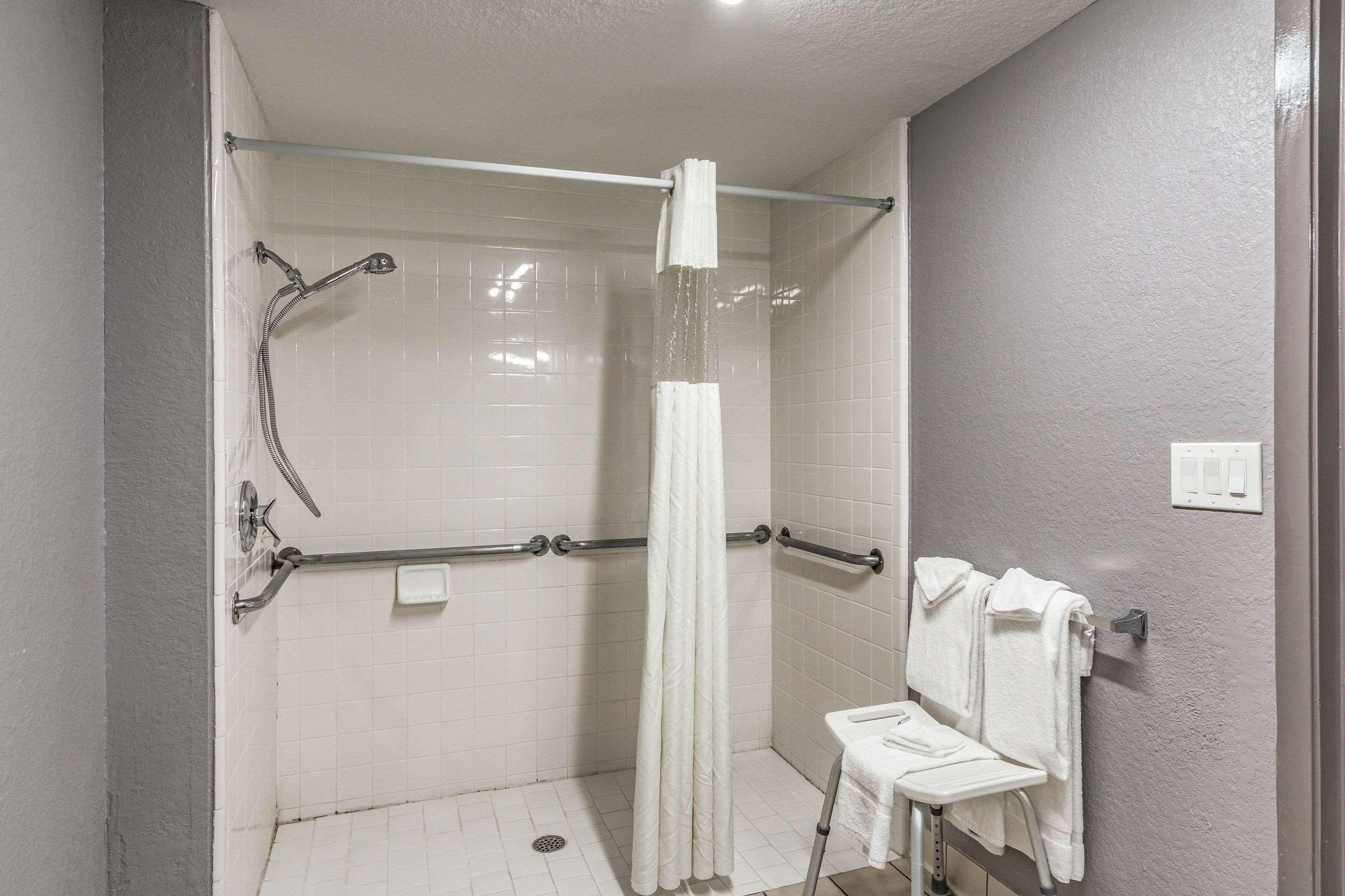 Quality Inn I-10 East Near Frost Bank Center San Antonio Eksteriør billede