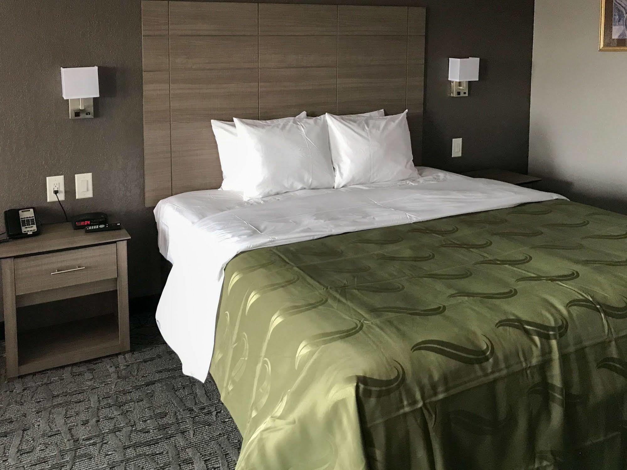 Quality Inn I-10 East Near Frost Bank Center San Antonio Eksteriør billede
